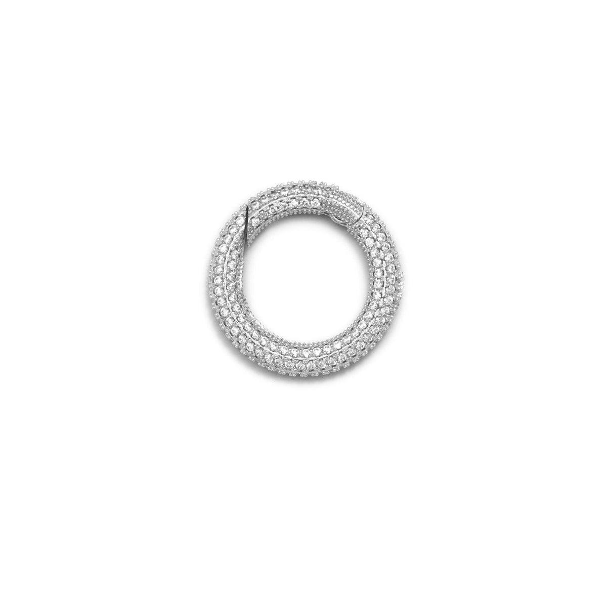 Los JAREDJAMIN Joyería Online plata Circular Pavé Clicker Clasp is a smooth, thick plata pulsera encrusted con rows of sparkling cubic zirconia y features a hidden clasp for an elegante, seamless look.