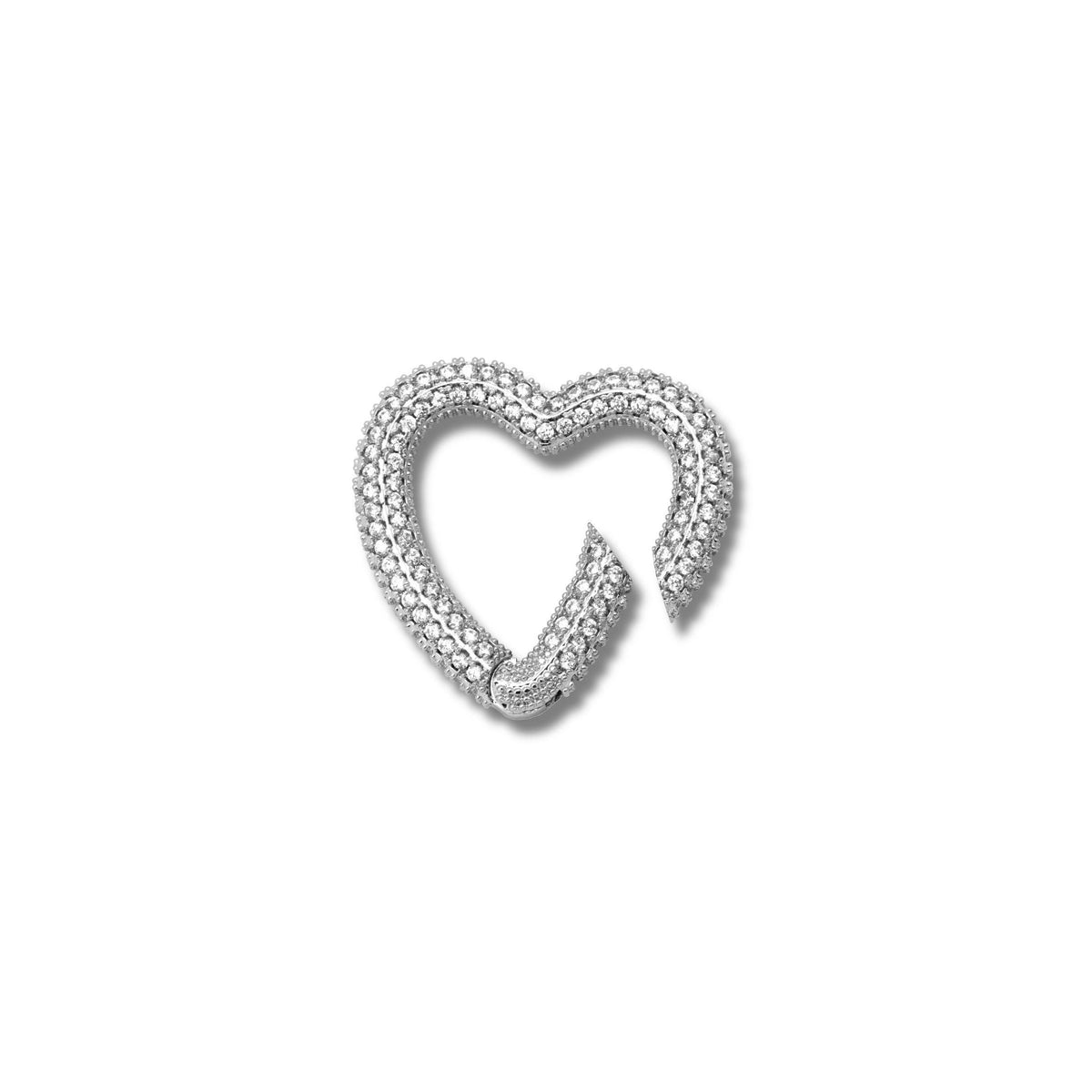 JAREDJAMIN ジュエリーオンライン シルバー ハート Pavé Clicker Clasp is 表示された a plain 白い背景. This シルバー-plated ペンダント 特徴とする sparkling cubic zirconiaとan open ハート design 付きの gap at lower right side.