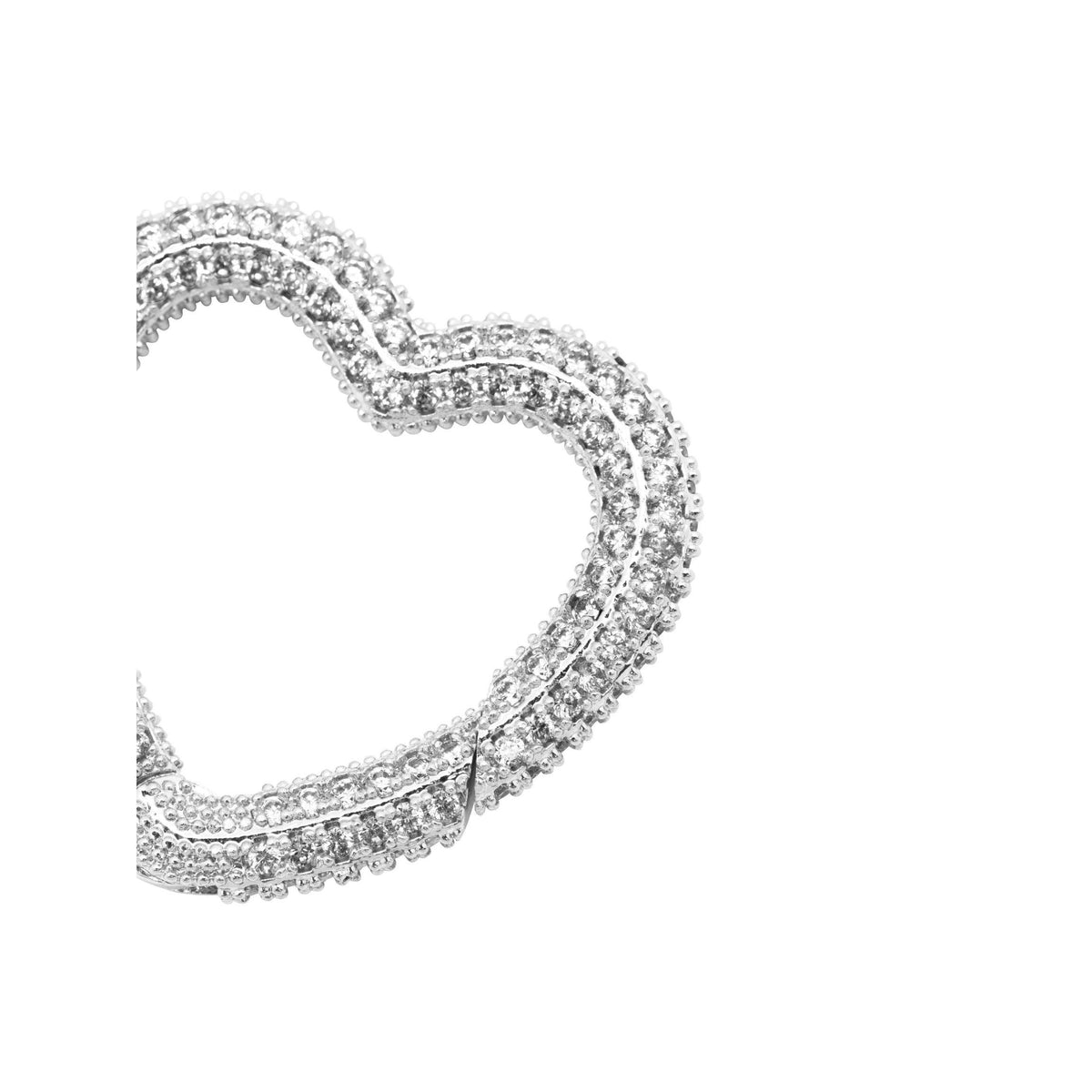 A クローズアップ of JAREDJAMIN ジュエリーオンライン シルバー ハート Pavé Clicker Clasp, showing part of シルバー-plated ハート ペンダント adornedとrows of cubic zirconia against a plain 白い背景 in upper left corner.