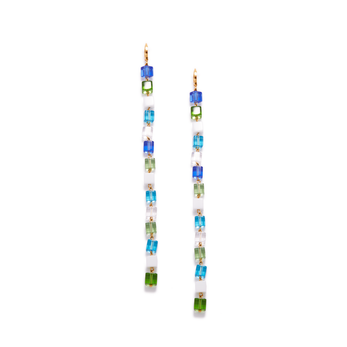 Los Blue Hue Building Block colgante pendientes de JAREDJAMIN Joyería Online presentan long geometric designs con blue, green, clear, y turquoise square beads en un vertical pattern, finished con 18K oro plated loops.