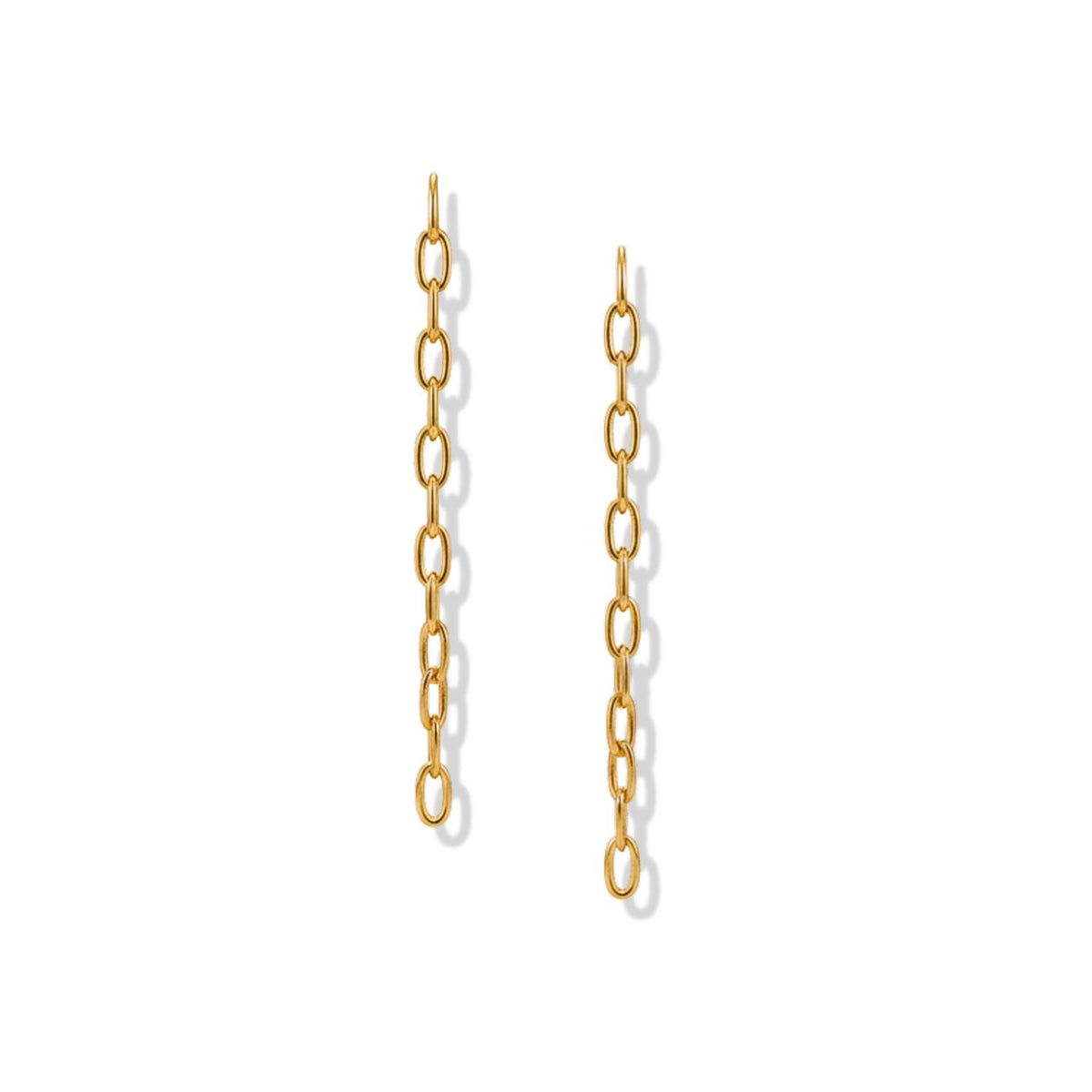 Two chaîne Reaction Dangle Post boucles d'oreilles par JAREDJAMIN Bijoux en Ligne are présenté sur a fond blanc, avec long oval link chains avec 18K plaqué or links pour un poli, refined finish.