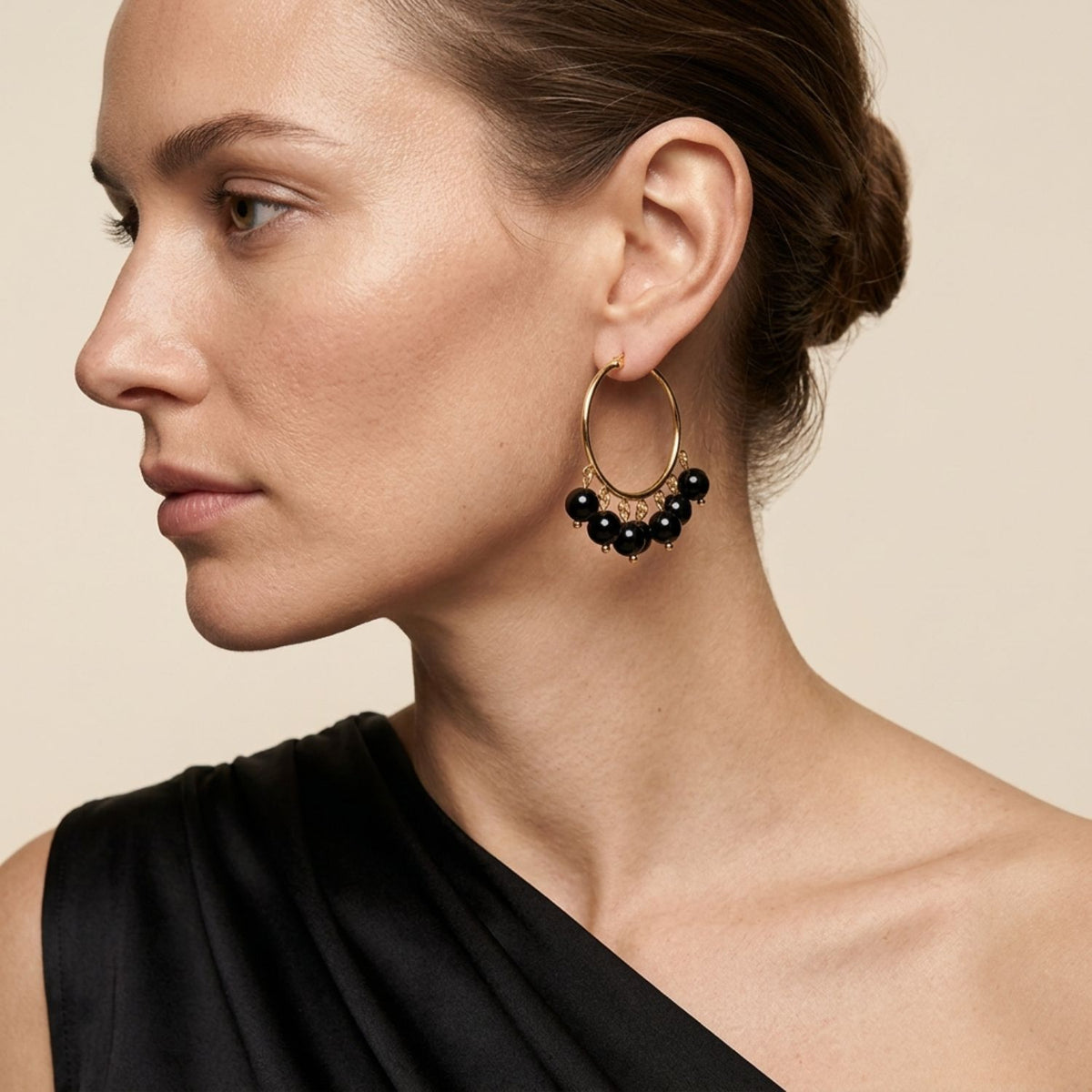 Daniela Hoop Onyx Earrings