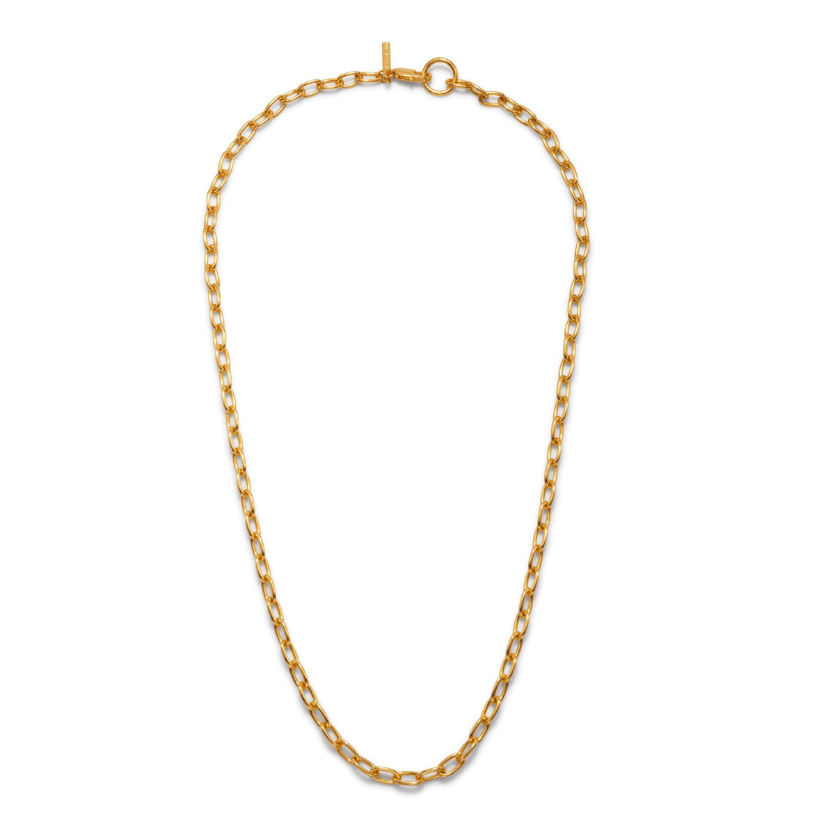 Los JAREDJAMIN Joyería Online oro cadena Reaction collar is an 18K bañado en oro collar con smooth oval links y a toggle clasp, arranged in an oval sobre un plain fondo blanco para un classic, timeless look.