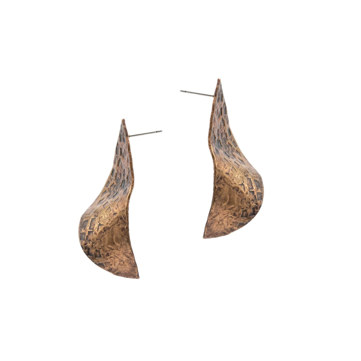 The Geo Twist Antique Tone Medium Earrings from JAREDJAMIN Jewelry Online feature an organic curved shape, hammered antique brass finish, and flared pointed tops for sculptural movement and depth.