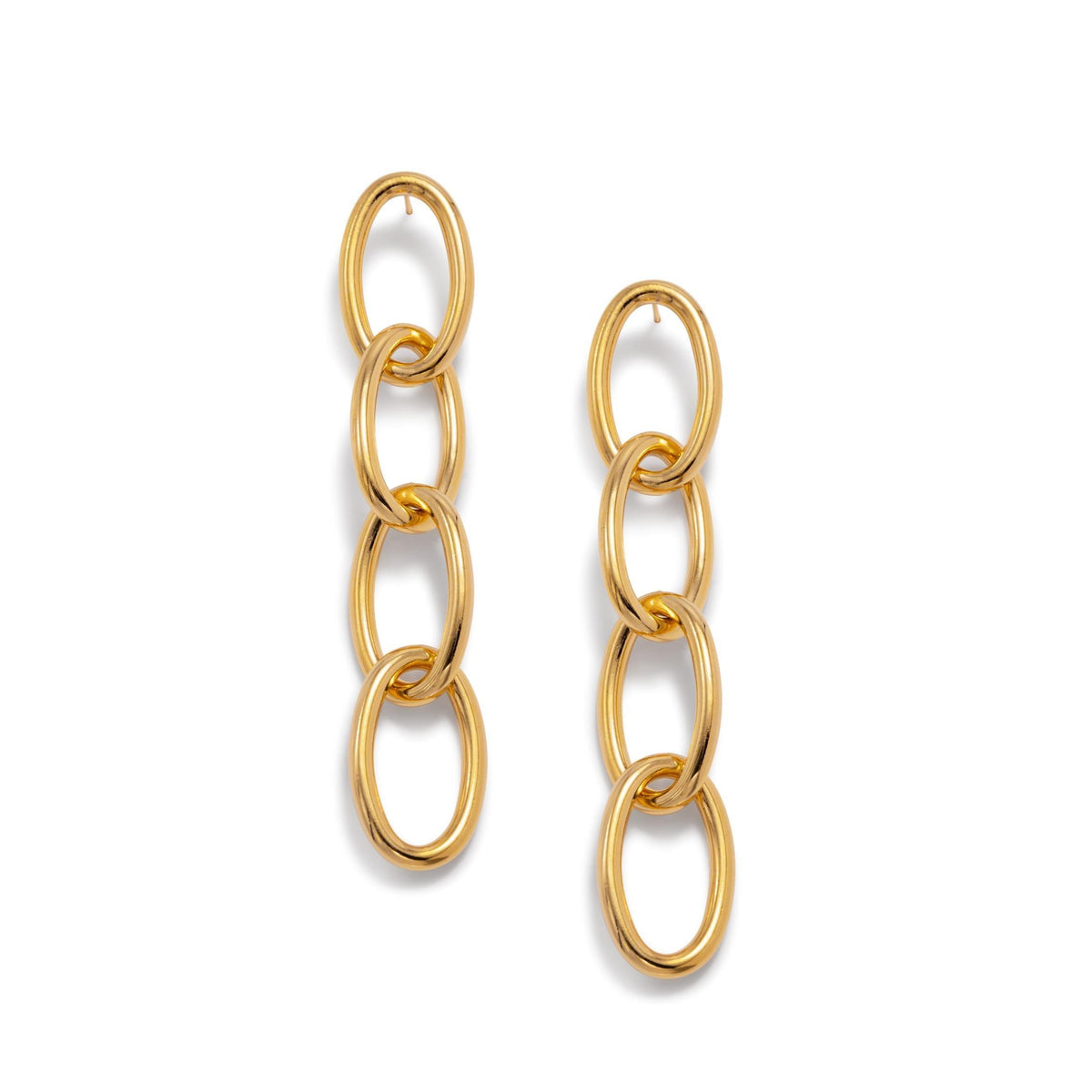 Les JAREDJAMIN Bijoux en Ligne or Everly pendante chaîne Post boucles d'oreilles présentent four interlocking 18K or plated oval links dans un poli, élégant design, displayed against a plain fond blanc.