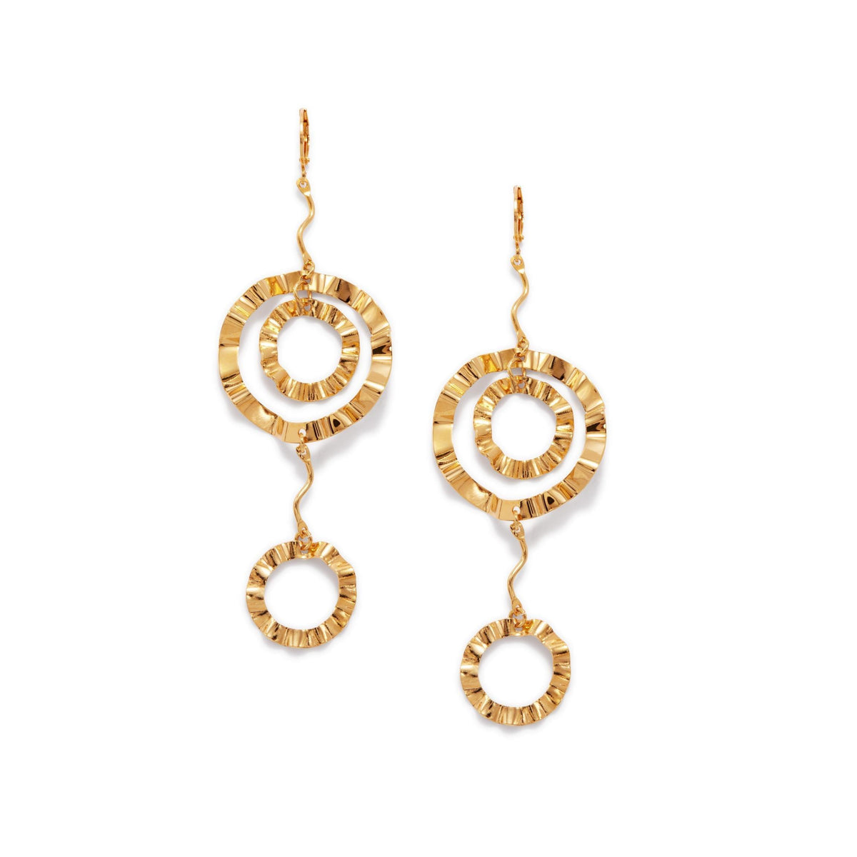 Les or French Ruffle Leverback boucles d'oreilles par JAREDJAMIN Bijoux en Ligne présentent three texturé, interlocking open circles in 18K or plating, connected by wavy or wires et secured avec leverback fastenings.