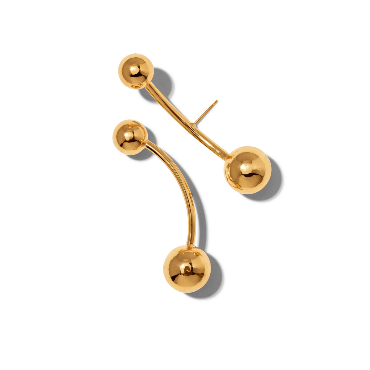 ゴールド Orbita Nova Post イヤリング JAREDJAMIN製 ジュエリーオンライン feature two 光沢のある 18K ゴールド plated spheres connected by a curved bar,と small orb on postと large one at end, shown against a 白い背景.
