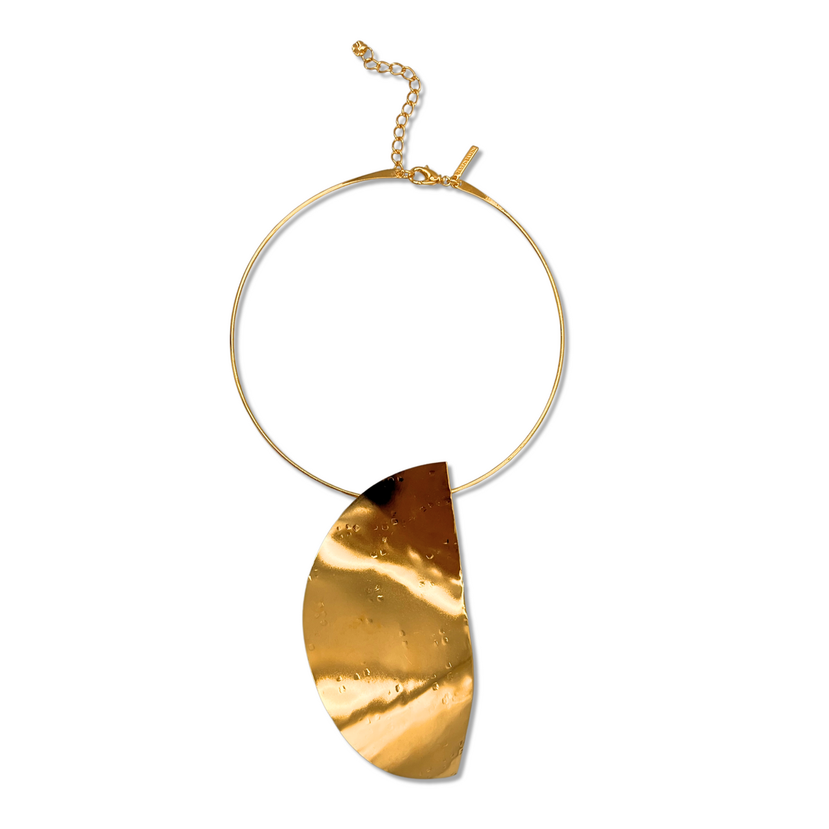 The Geo Twist Pendant Neck Wire by JAREDJAMIN Jewelry Online features a modern, minimalist design with a hammered 18K gold plated half-moon pendant on a thin collar and adjustable chain clasp for an elegant contemporary look.