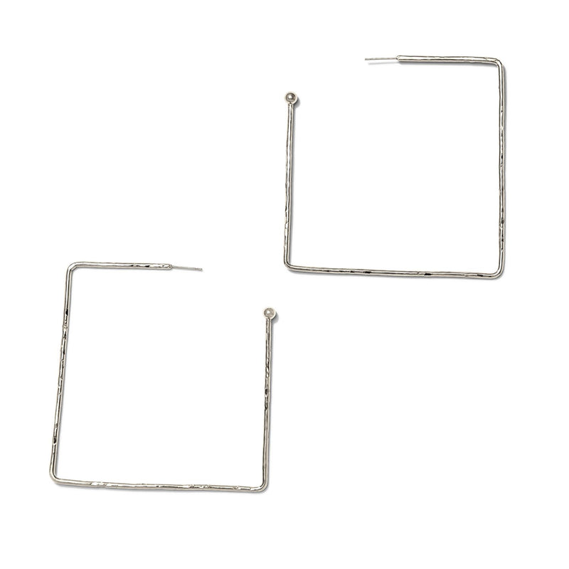 plata Squaretastic aro Post pendientes de JAREDJAMIN Joyería Online presentan a minimalist, angular open-square design in brillante plata metal, secured con a straight post. Displayed against a plain fondo blanco, these pendientes make a audaz llamativo.