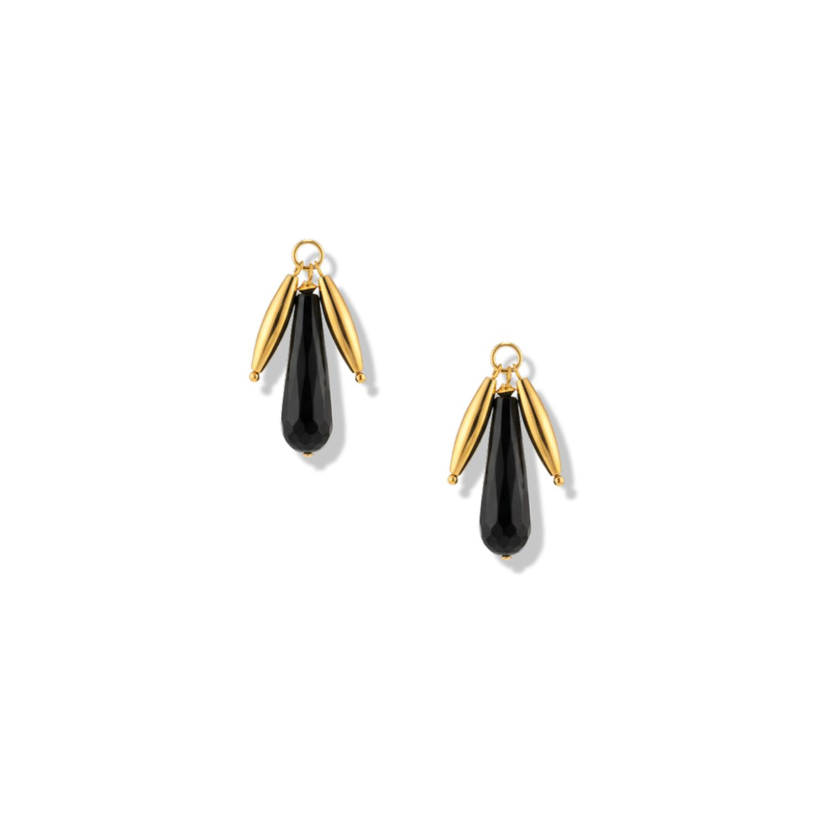 Wisteria pendiente dijes de JAREDJAMIN Joyería Online: elegante 18k bañado en oro pendientes con faceted onyx teardrop dijes y sleek oro elements, attached to small oro anillos, mostrado sobre a plain fondo blanco.
