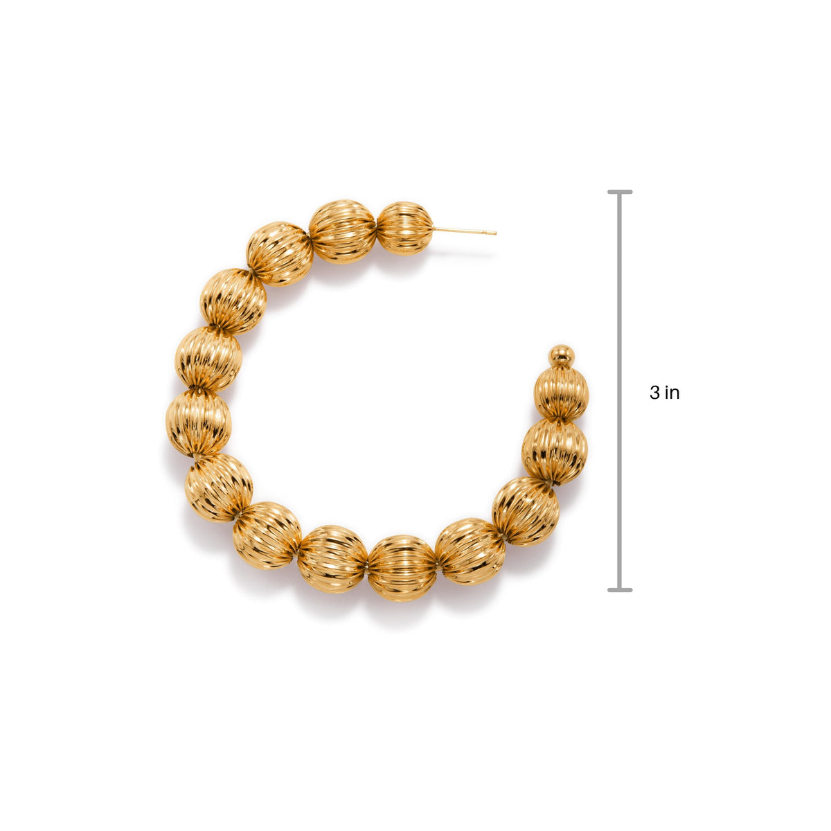 Les Large or Lantern créole Post boucles d'oreilles par JAREDJAMIN Bijoux en Ligne présentent 13 ribbed lantern beads, finished in 18k or plating, forming a partial circle avec a 3-inch diameter shown against a fond blanc.