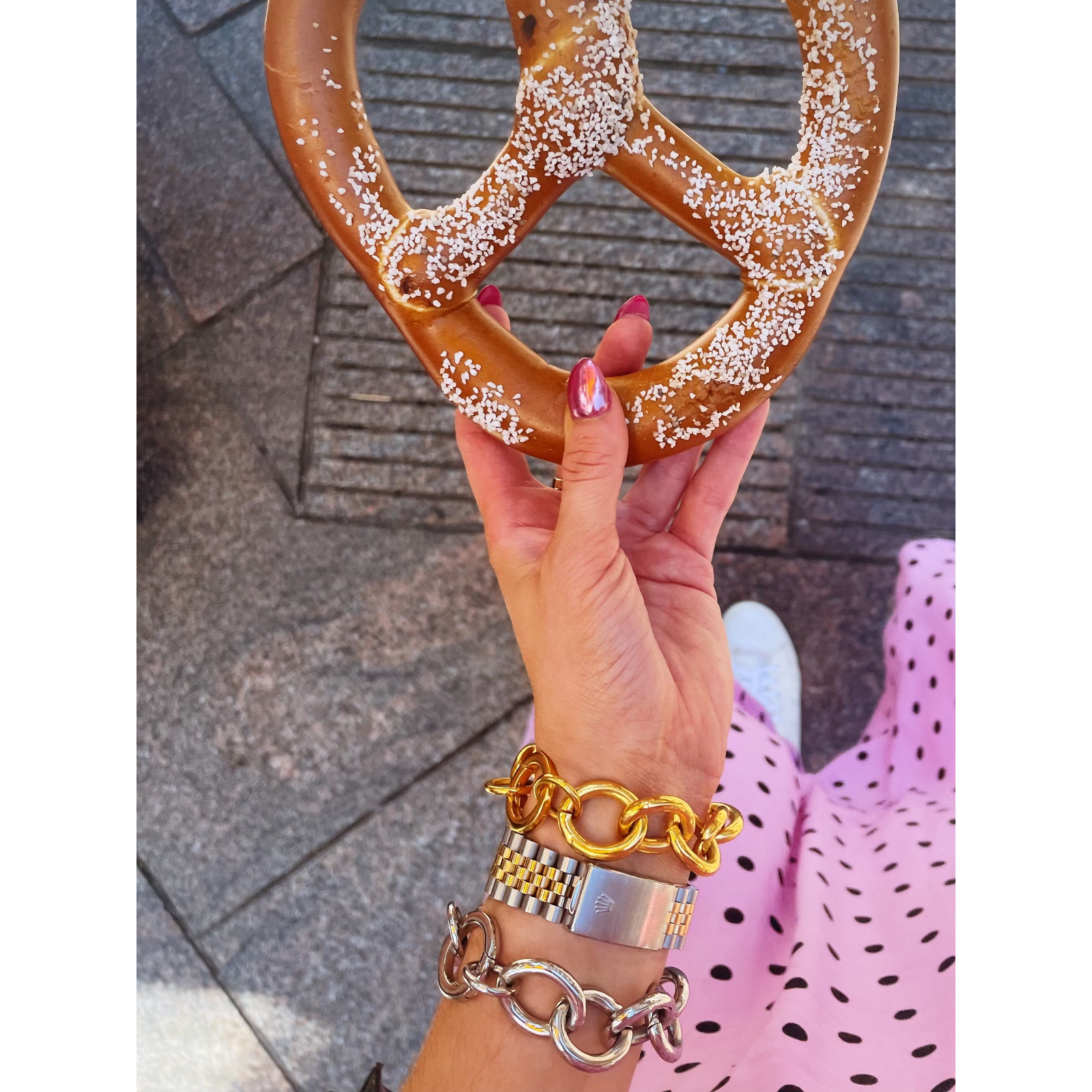 The Gold Parker Link Chain Bracelet by JAREDJAMIN Jewelry Online features bold, polished oval and round links with a Detachable Clicker clasp, displayed on a white background—ideal statement arm candy for any style.