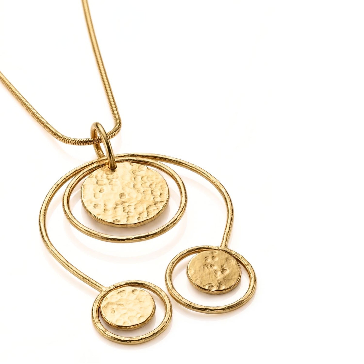 Full view of the JAREDJAMIN Peacock POW oro cadena collar showing the 32-inch minimal 1mm cadena y the large 4-inch by 2.5-inch removable sculptural colgante.