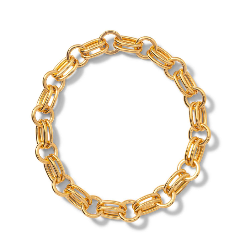 Hand-assembled in our West Hollywood studio, The Regent Chain Necklace sculpts reclaimed 18k gold into quietly commanding oval and round links. Crafted in small batches—never plated, always eco-conscious. Style Note: punctuates crisp tailoring or silk slip dresses.