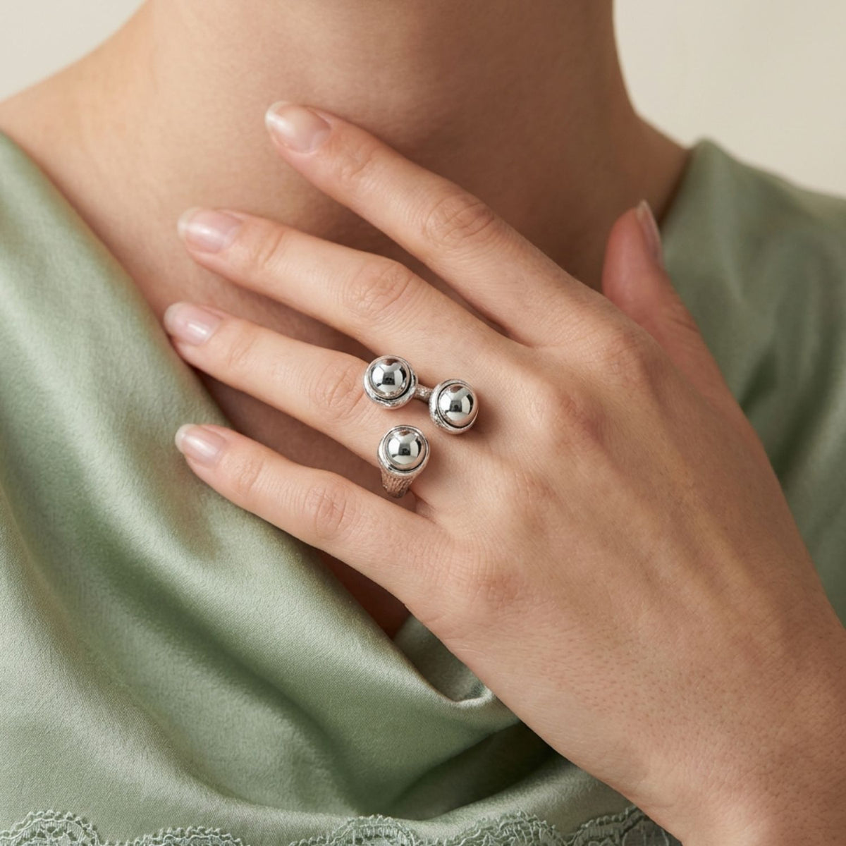 Bague en argent avec gland Trinity
