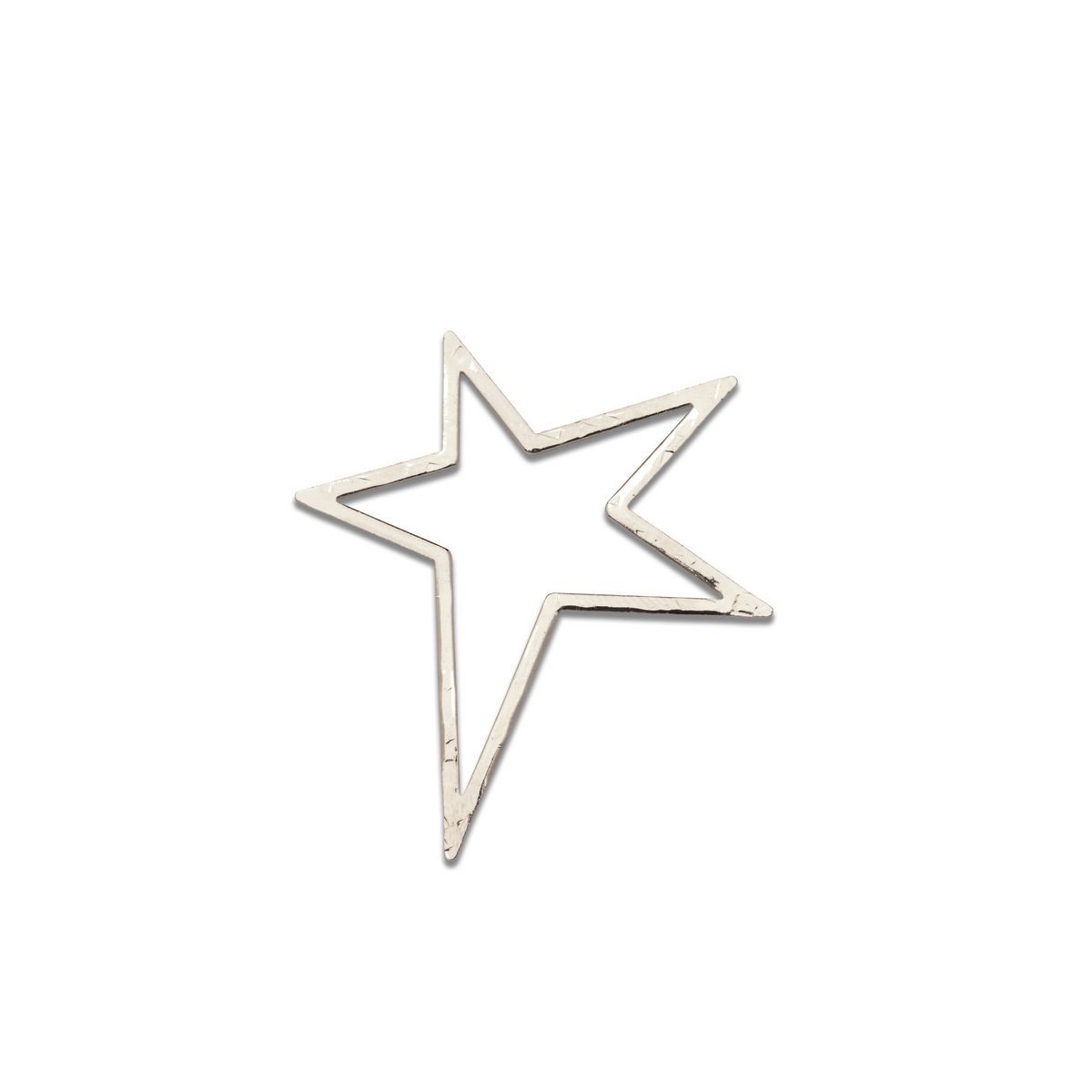 Los plata Large Shooting Star colgante dije de JAREDJAMIN Joyería Online features a plata asymmetrical five-pointed star con a hammered texture y elongated lower right point, ideal for colgante or women's pendiente dijes against a fondo blanco.