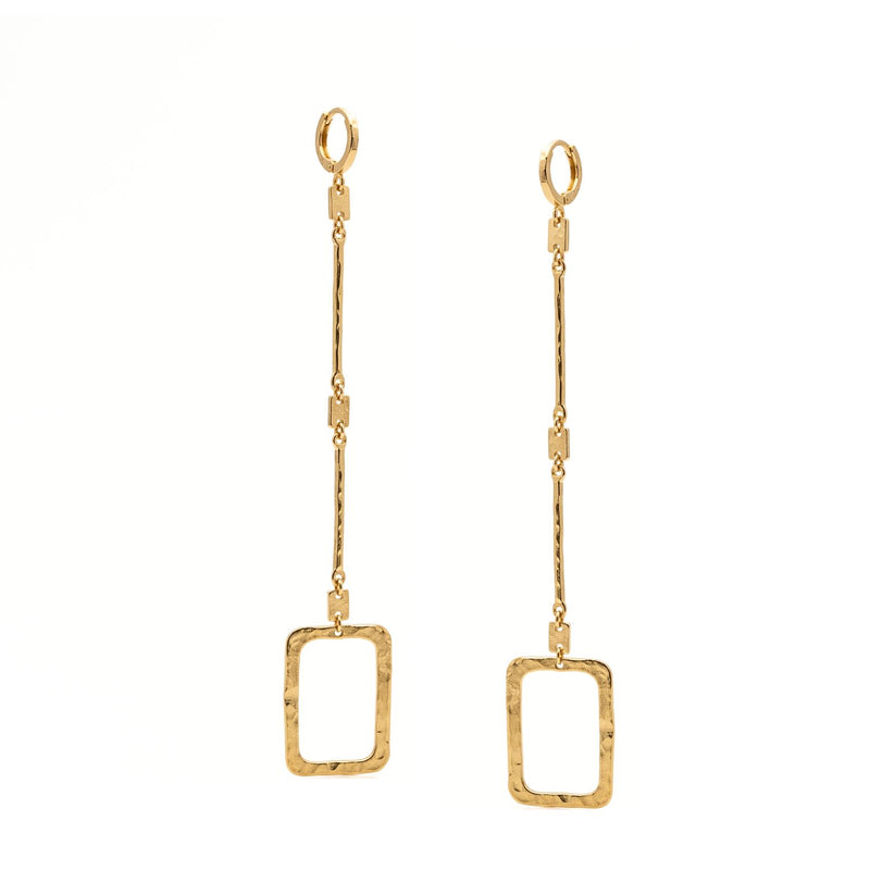 High-resolution studio product shot of the pair of 5-inch, 4-gram JAREDJAMIN Solene Gold Hammered Single Link Drop Leverback Earrings against a white background, showing the full linear bar drop, single hand-hammered open rectangle, and leverback closures.