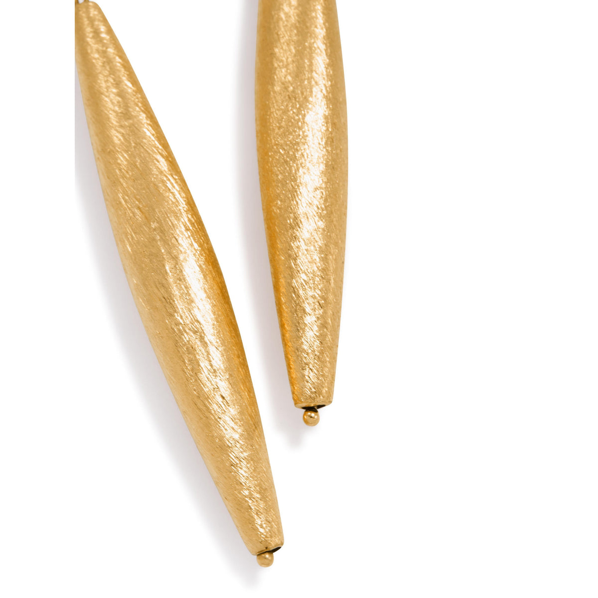 Goldplated Zeppelin Isla Two pendante boucles d'oreilles, avec a mat brushed finish et signature texturé surface, taper to small rounded tips. Artisanal Craftsmanship Small-batch/West Hollywood, Sustainable de luxe, Signature Texture.