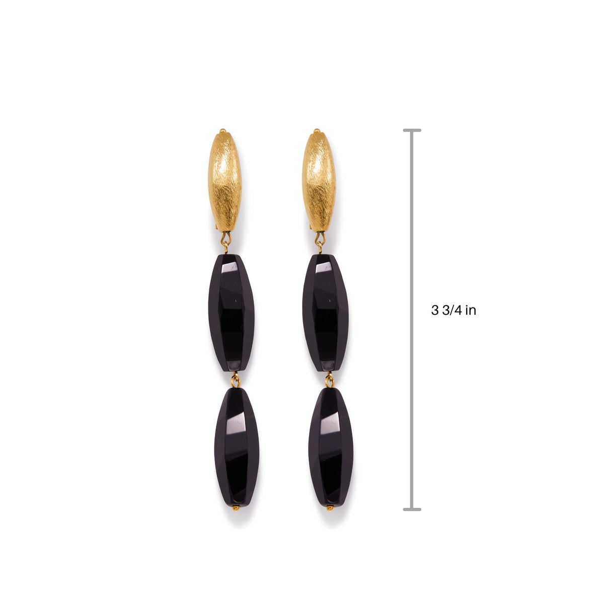 Les Zeppelin or Isla Onyx Clip On boucles d'oreilles par JAREDJAMIN Bijoux en Ligne présentent texturé brushed 18K or oval puces avec two faceted black onyx beads. Each boucle d'oreille measures 3 3/4 inches in length.