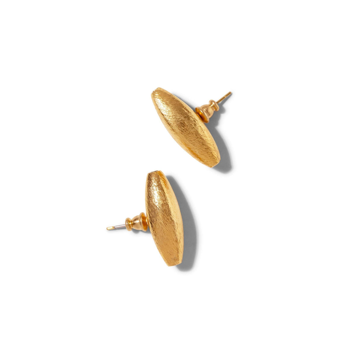 Zeppelin or puce Post boucles d'oreilles par JAREDJAMIN in 18K goldplating, avec a texturé mat brushed finish et elongated oval domes, montré sur white. JAREDJAMIN Essential: Artisanal West Hollywood, Sustainable de luxe, Signature Texture.