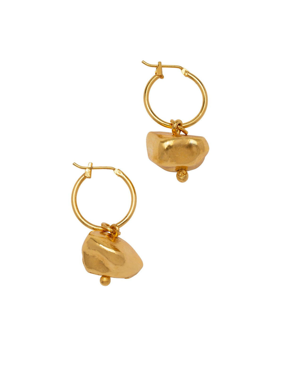 bañado en oro Golden Nugget pendiente dijes de JAREDJAMIN Joyería Online presentan irregular aros, nugget-inspired dijes, y small round beads. Their modern, organic design highlights the pulido finish y unique joyería craftsmanship.